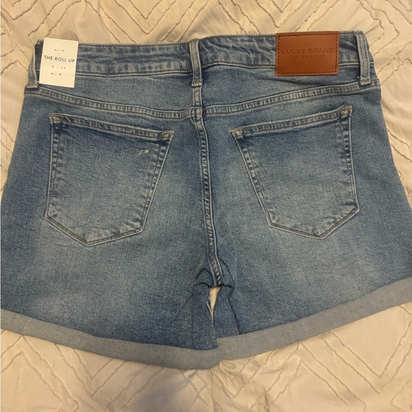 Lucky women’s Shorts size 8 - Picture 3 of 4
